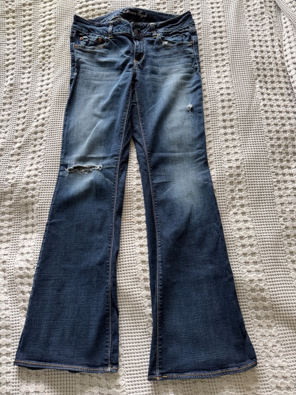 American Eagle “Artist” Jeans with Knee Distress 12 Long